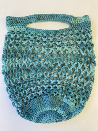 free-crochet-patterns-mesh-style-cotton-brighton-ombre-market-bag-teal