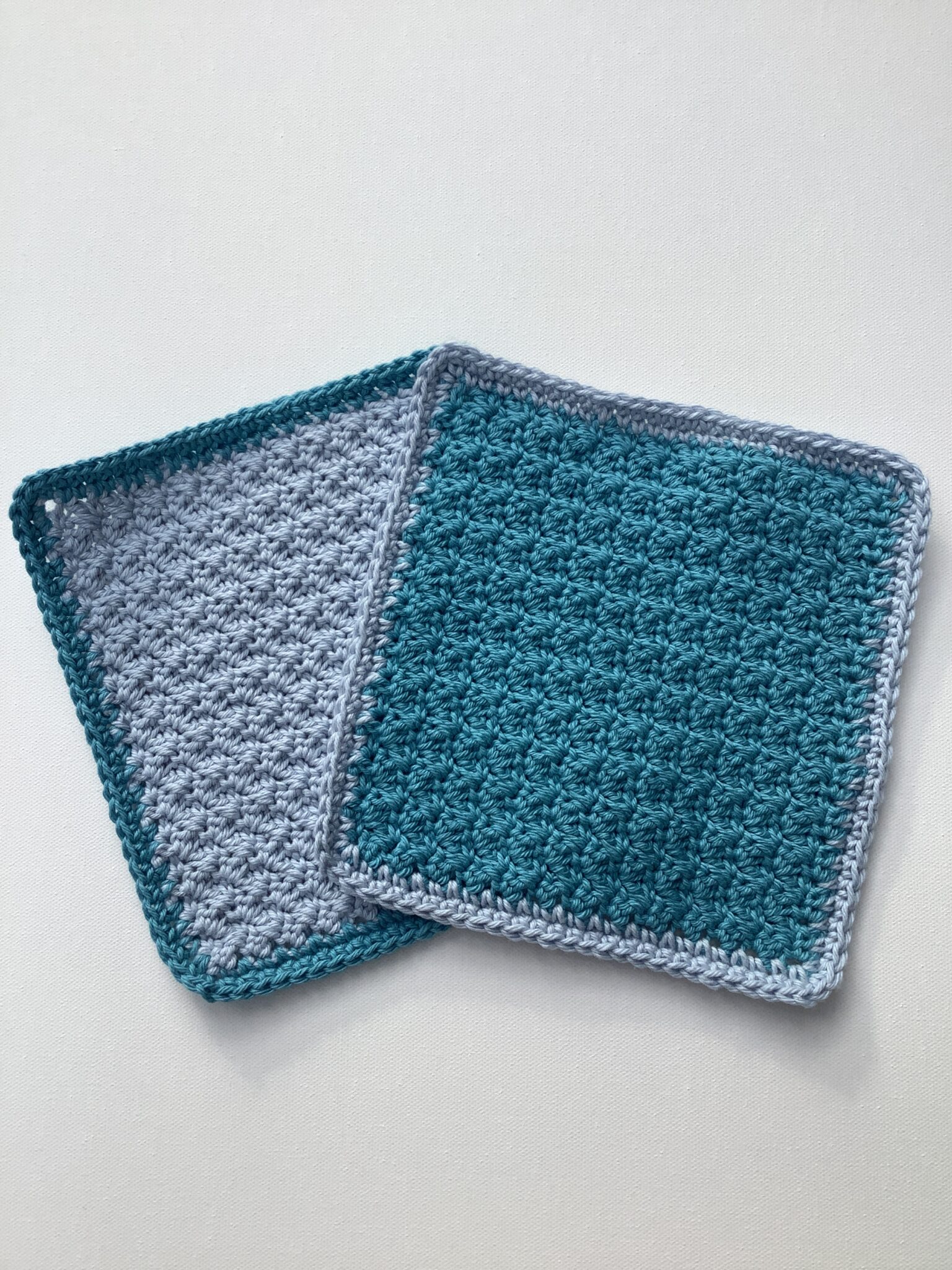 cotton-crochet-wash-cloth-blue