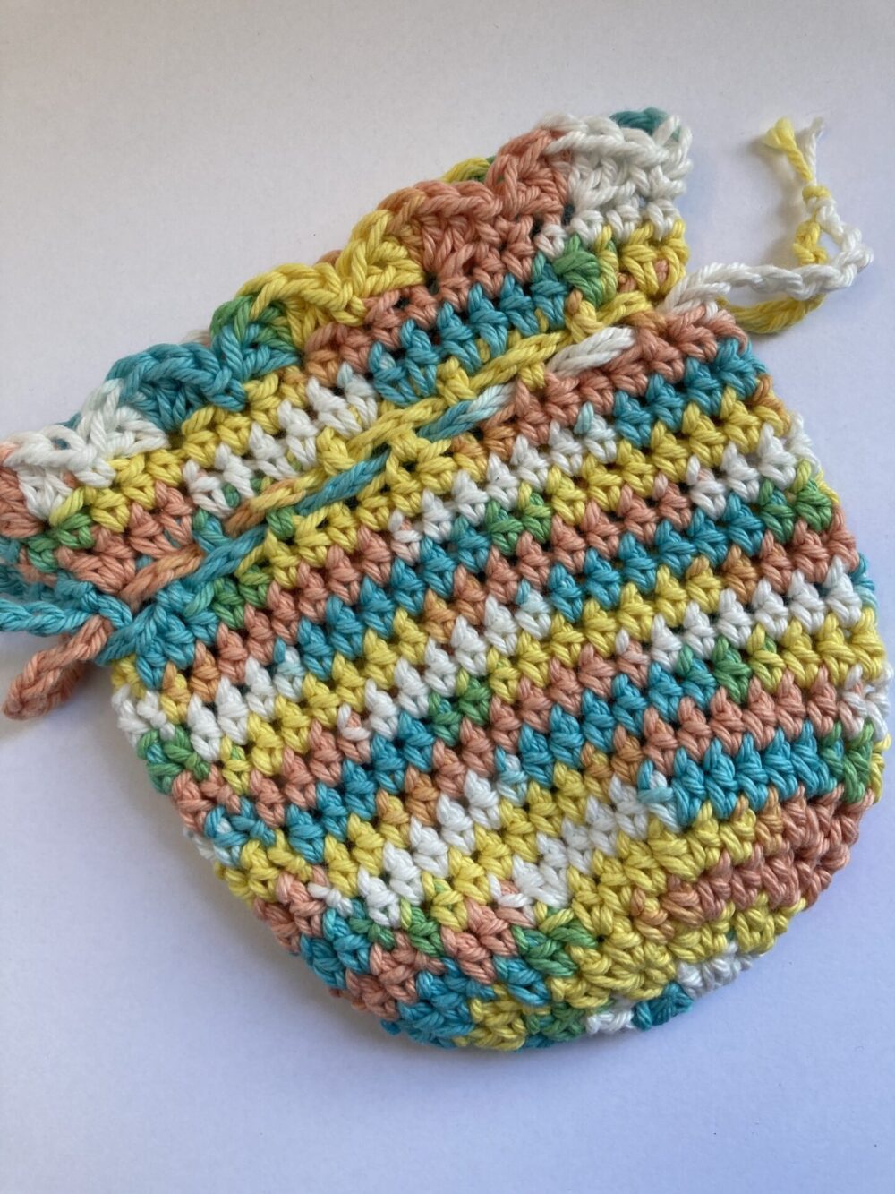 gift-bags-kids-cotton-crochet-white-yellow-blue-apricot