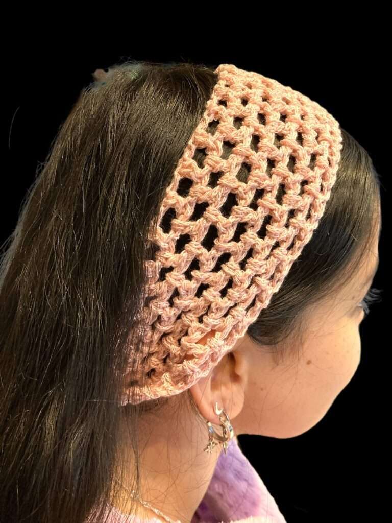 crochet-headscarf-on-girl