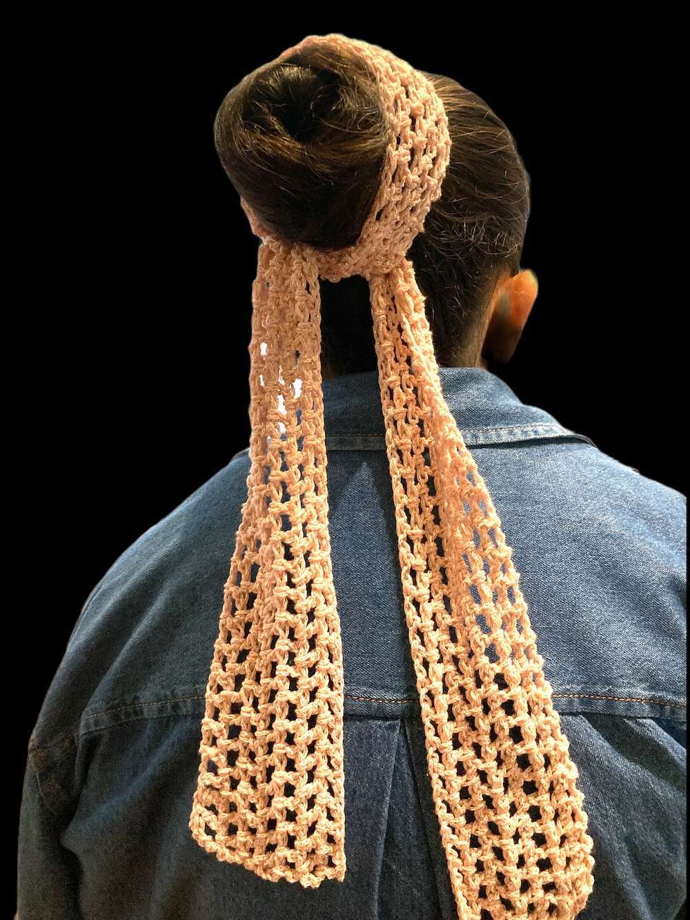 crochet-headband-hair-accessory-on-girl
