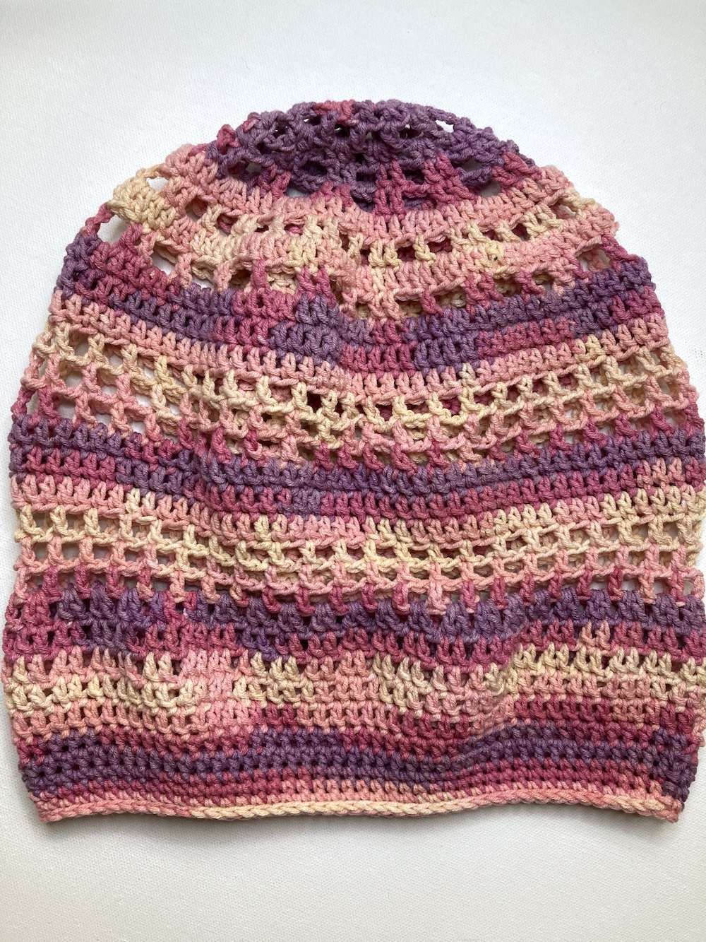 slouchie-beanie-pink-shades-flat