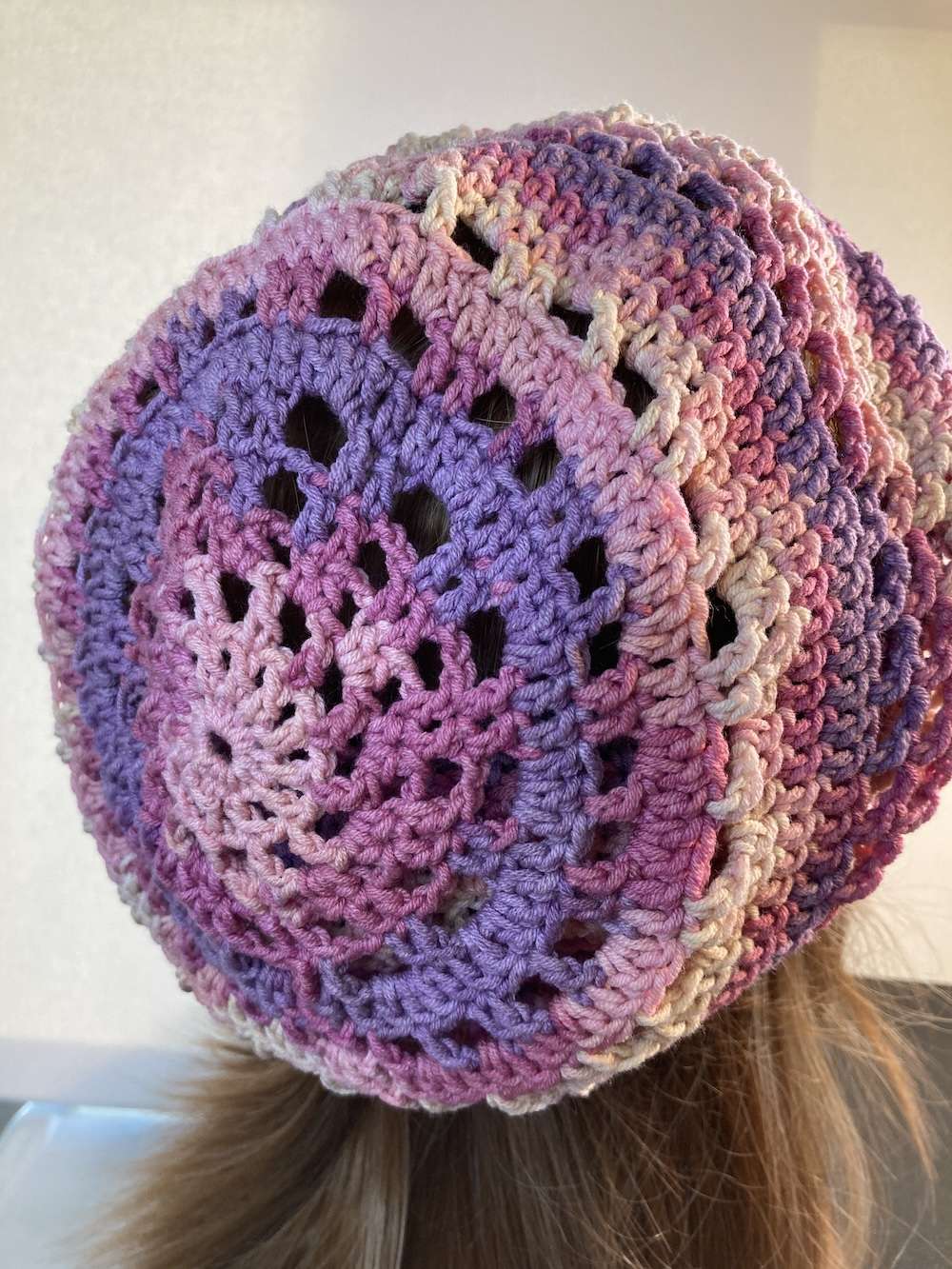 crochet-slouch-hat-shades-of-pink