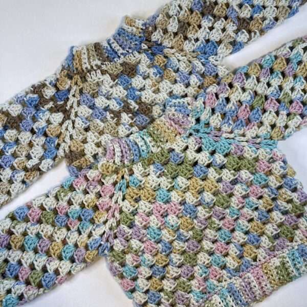 crochet-baby-sweater-in-variegated-colour-yarn