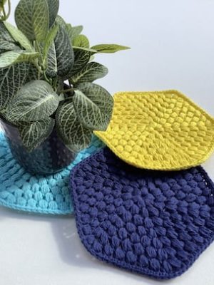 free-crochet-patterns-Handmade-cotton-hexagonal-trivet-potholder-decorative-mat